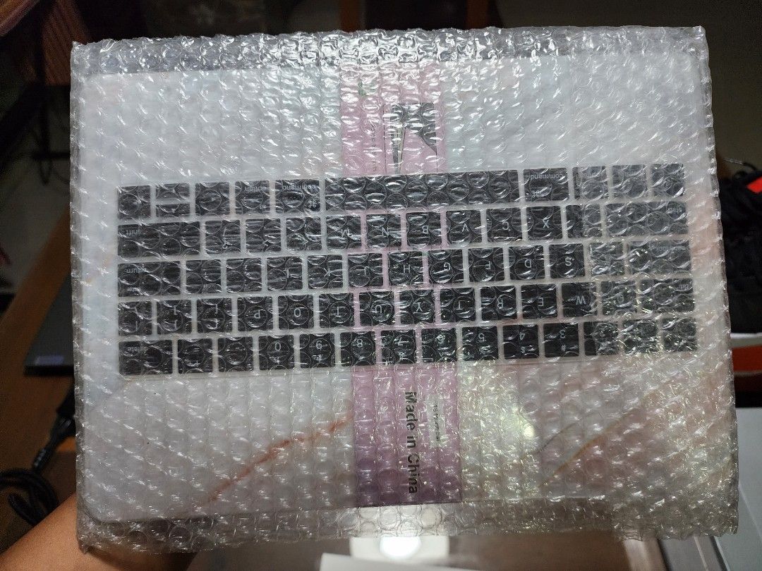 Macbook 13" Touch bar case (Category: Cases & Covers) located in Taytay. Submitted by padf00t (Listing ID 1309843301, Image 3). Description: Price is negotiable! RUSH.
