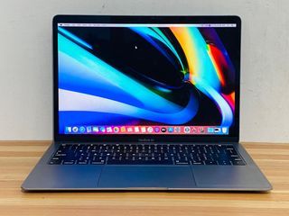 MacBook Air retina (13.3-inch, 2018) 1.6GHz 16GB RAM, CORE i5, 256GB SSD FLASH STORAGE