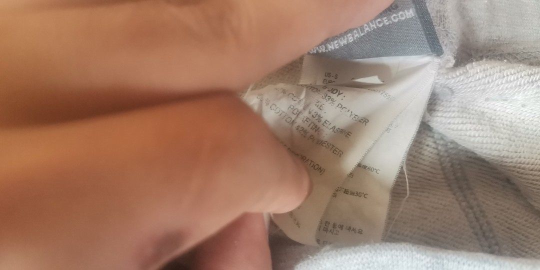 NEW BALANCE SHORT (Category: Shorts) located in Manila. Submitted by thriftteeth (Listing ID 1309790288, Image 3). Description: NO ISSUE 10/10 COLOR RATE FREEWAIST X 19.5 LENGTH COURIER JNT MOP GCASH.