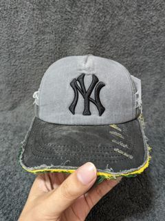 NEW ERA NY YANKEES TATTERED BASEBALL CAP (BLACK)
