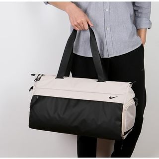 (Category: ) located in . Submitted by buysellcloset (Listing ID 1309751577, Image 1). Description: .