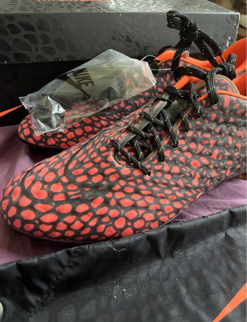 Nike Hypervenom Black And Red Nike Boots Nike Hypervenom Transform Football  Boots, US8, Men's Fashion, image size:831x1080