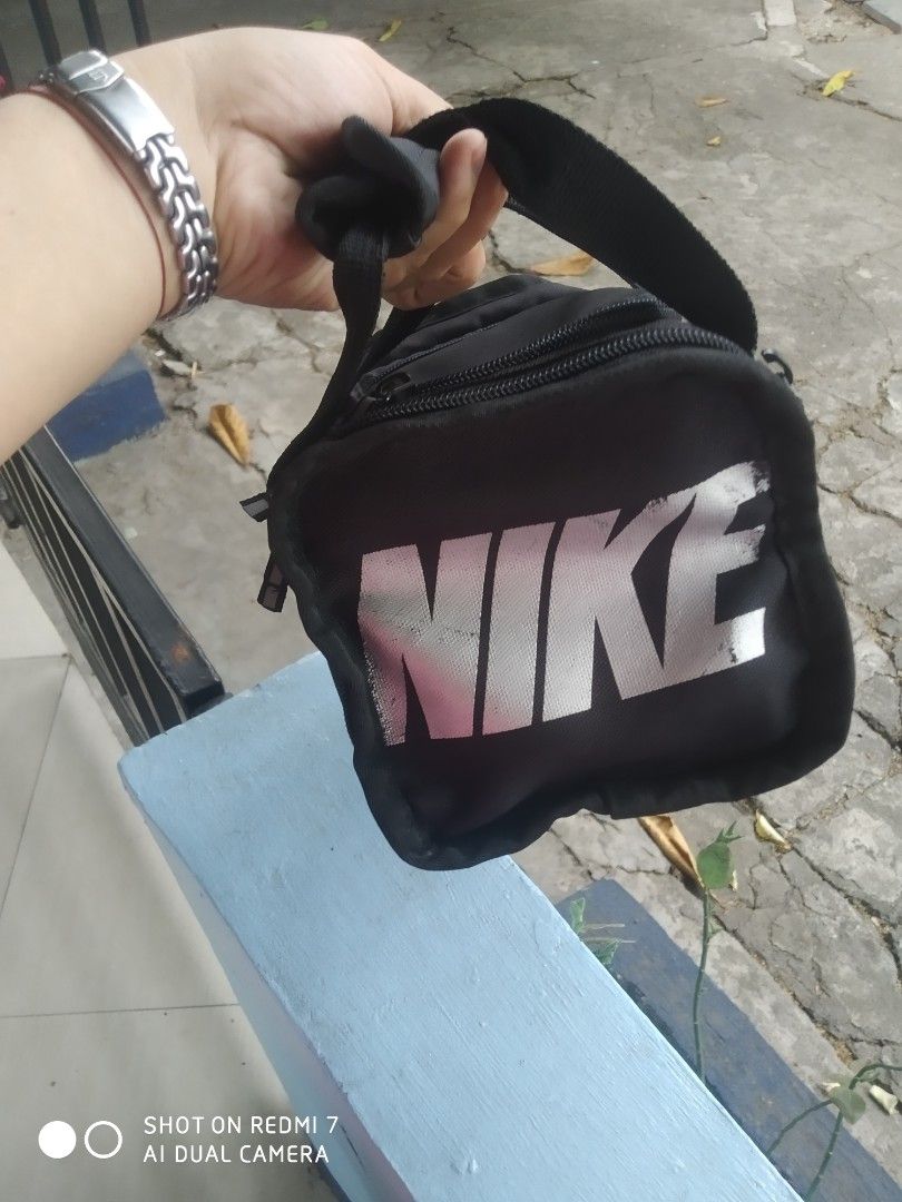 Nike men s toiletry bag Men s Fashion Bags Belt bags Clutches and Pouches on Carousell