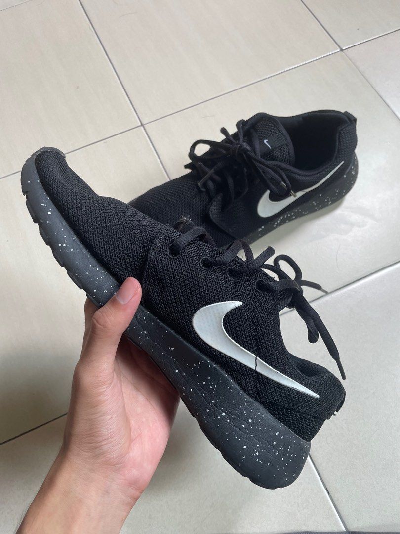 nike roshe black uk