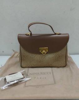 (Category: ) located in . Submitted by fbellawardrobe (Listing ID 1309805507, Image 1). Description: .