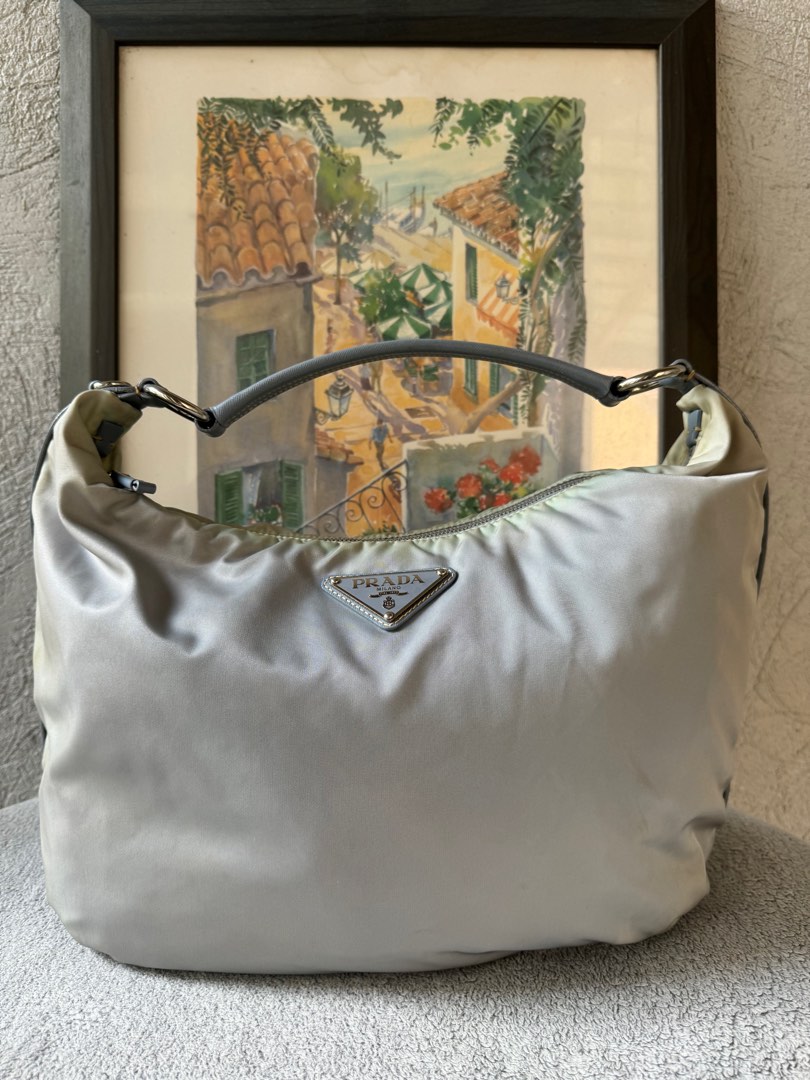 Vintage prada runterfallen nylon hobo bag