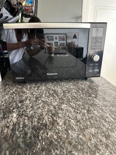 （分類：）位於 。 由 declutterkweeen 提交（商品編號 1309799072，圖片 1）。簡介： 。