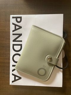 Pandora Gray Leather Jewelry Travel Case