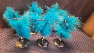 Party decor metal card holder with blue feather 6 pcs available