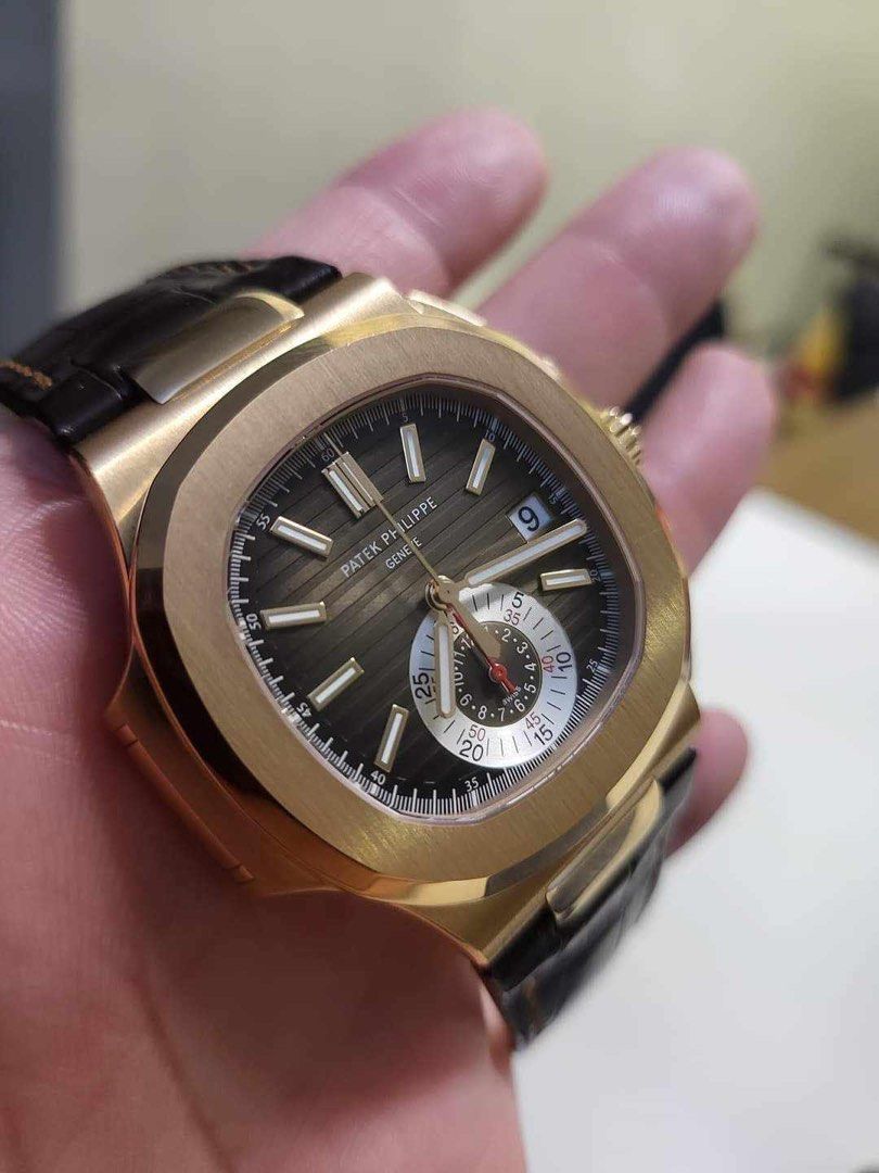 Patek philippe (Category: Luxury Watches) located in Cabanatuan. Submitted by albertgonzales27 (Listing ID 1309823436, Image 2). Description: ✅Patek Philippe Nautilus 5980R ✅Year Model: 2022 ✅Complete Set (Almost Brandnew) ✅Condition: 9.9/10 ✅Never been polished ➡️RFS: Upgrade Selling price: 7,500,000.