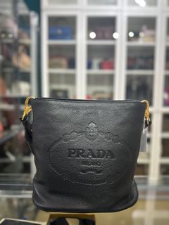 (Category: ) located in . Submitted by closetcompany (Listing ID 1309768962, Image 1). Description: .
