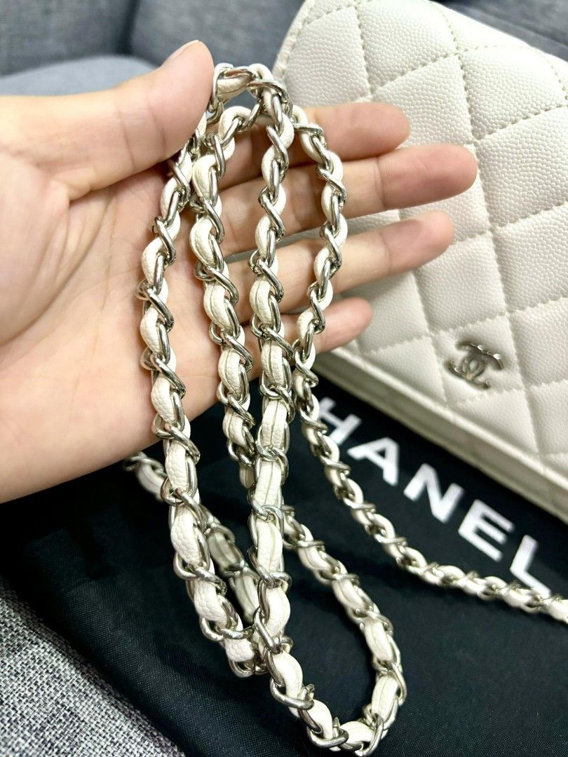 Chanel Woc Classic Wallet (Category: Luxury Bags & Wallets) located in Cebu City. Submitted by day.98 (Listing ID 1309788966, Image 2). Description: japan preloved bag Original VIP box coded, microchips caviar leather with box no flaws.