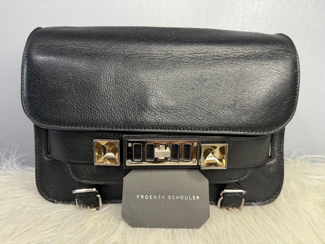 PROENZA SCHOULER (Category: Luxury Bags & Wallets) located in Las Pinas. Submitted by CocoBebeBeautiQ (Listing ID 1309726852, Image 1). Description: AUTO PASS TO LOW BALLER‼️ AUTO PASS TO LOW BALLER‼️ PROENZA SCHOULER NO SLING NORMAL SIGNS OF USAGE PLEASE CHECK PHOTOS CAREFULLY.