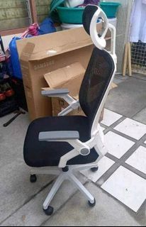 Reclining office chair w/ headrest