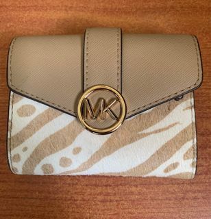 sale!! 💯original mk carmen trifold wallet