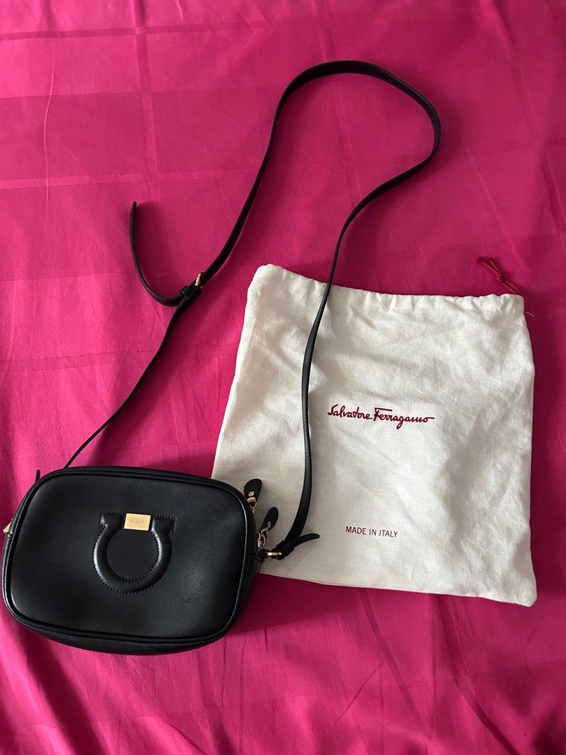 Salvatore ferragamo gancio city camera bag sale
