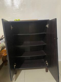 Shoe cabinet / shoe rack