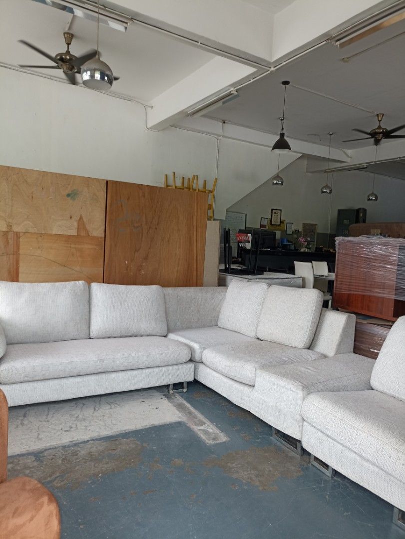 SOFA L SHAPE BESAR, Furniture & Home Living, Furniture, Sofas on Carousell