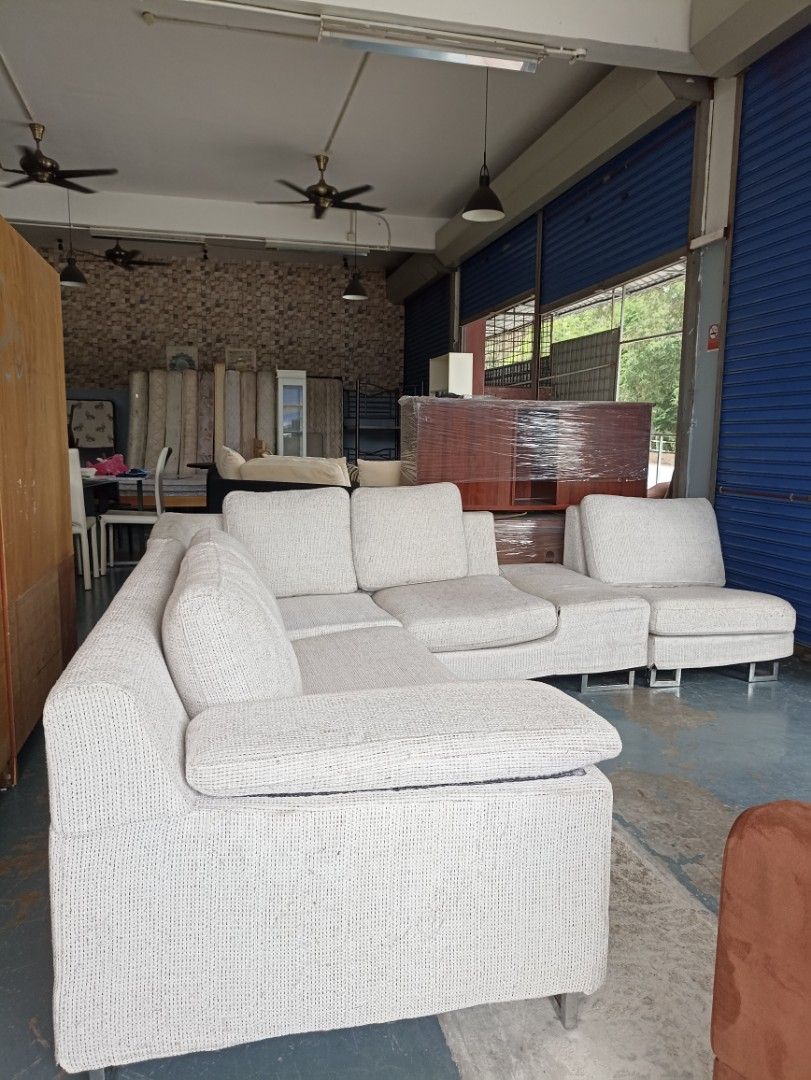 SOFA L SHAPE BESAR, Furniture & Home Living, Furniture, Sofas on Carousell