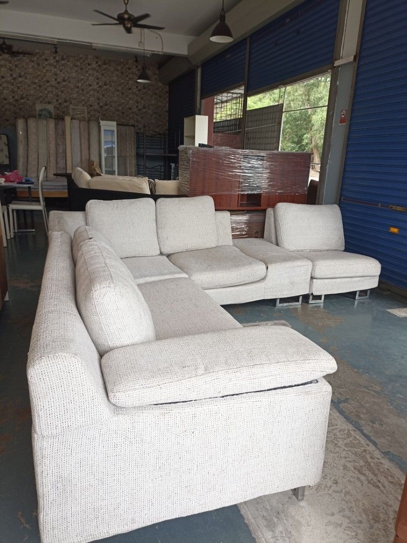 SOFA L SHAPE BESAR, Furniture & Home Living, Furniture, Sofas on Carousell