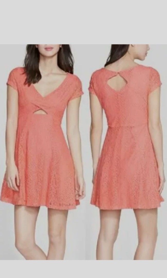 Terusan gaun renda Jessica Simpson peach lace dress