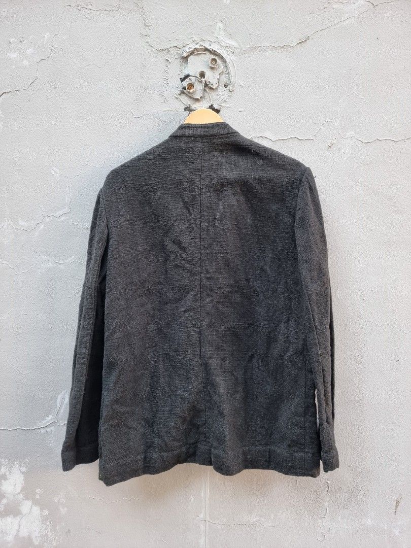 11.11 eleven eleven Khadi Jacket (Category: Coats, Jackets and Outerwear) located in Muntinlupa City. Submitted by greygarcon (Listing ID 1309996857, Image 2). Description: Made in India Retails $500+ Stand collar blazer made from hand-spun and hand-woven khadi with beautiful texture Shoulders 45cm Length 74cm Width 52cm Sleeve length 63cm No returns Shipping shouldered by the buyer Follow my page for more Tags : Ziggy Chen.