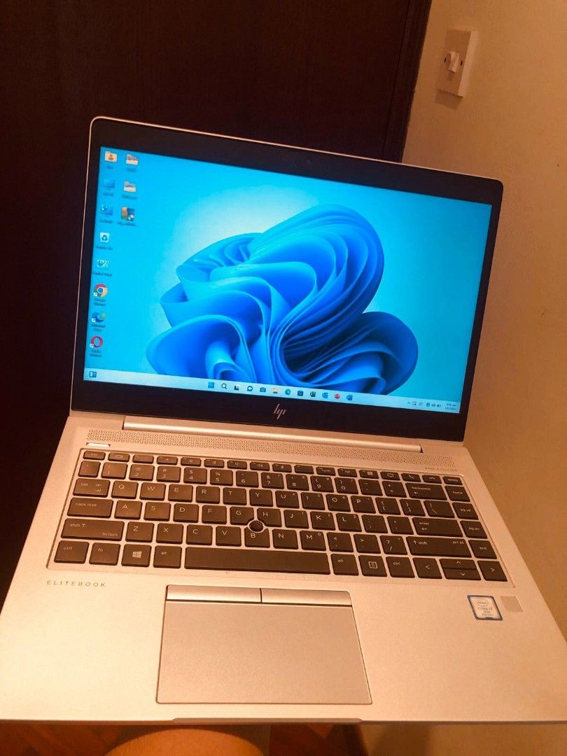 16gb ram 512gb ssd core i7 8th gen Hp Elitebook laptop pristine 