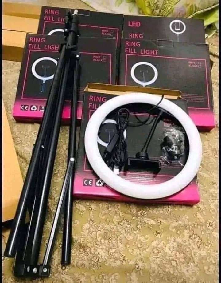 26cm RINGLIGHT (Category: Lighting) located in Quezon City. Submitted by fconnie15407950 (Listing ID 1309949778, Image 2). Description: .