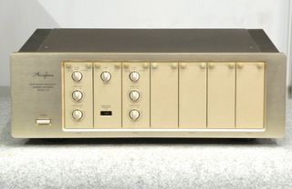 (Category: ) located in . Submitted by Accuphase_2020 (Listing ID 1309974097, Image 1). Description: .