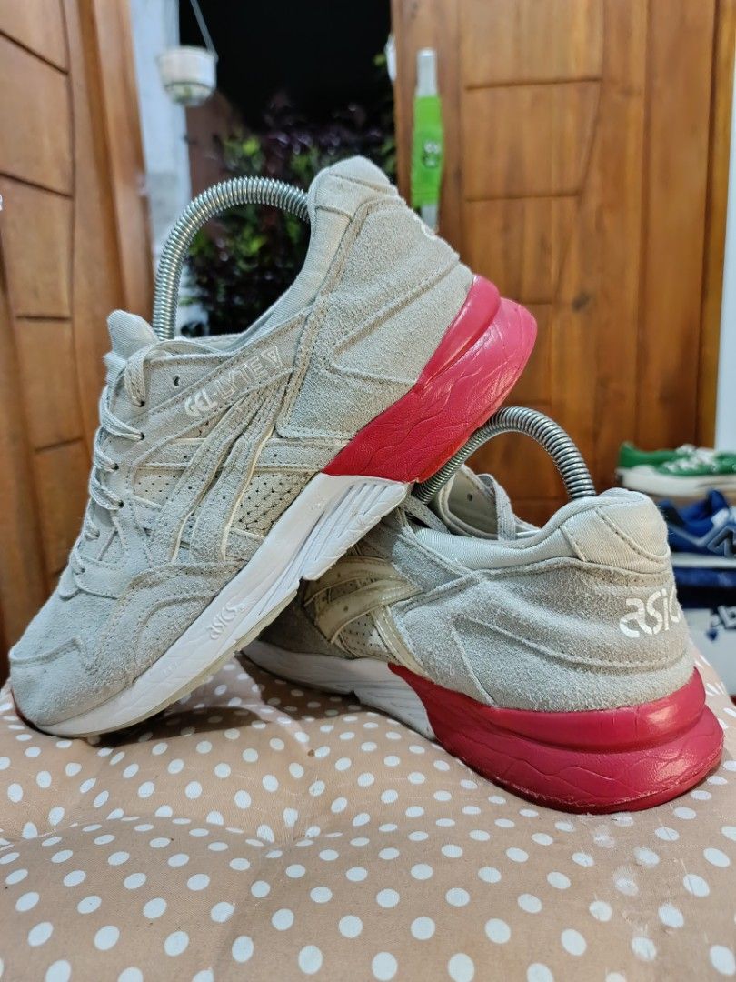 Asic casual, Fesyen Pria, Sepatu Sneakers di Carousell