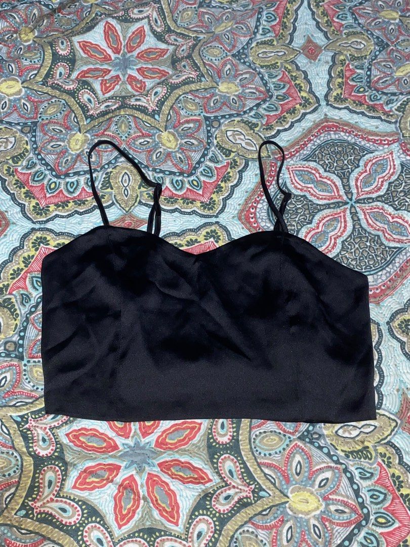 Black Silk Crop top (Category: Shirts) located in Cagayan de Oro. Submitted by vgiveraaa (Listing ID 1310010073, Image 1). Description: So good quality silk crop top! Firs medium to large.