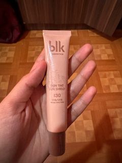 BLK Cosmetics Universal Skin Tint Sun Shield (Butterscotch)