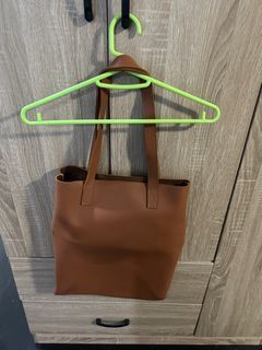 Brown Straightforward Tote Bag