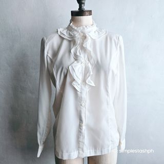 CAPIZ OFF WHITE LONGSLEEVES BLOUSE WITH RUFFLE FRONT DETAILS