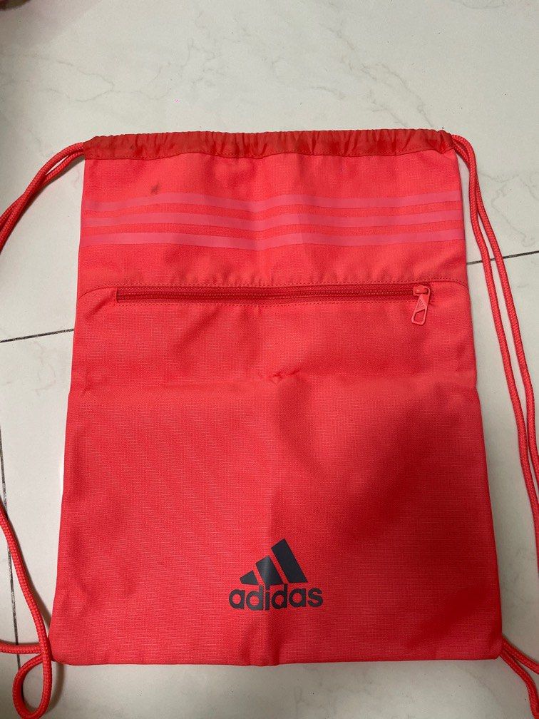 Drawstring bag (Category: Belt bags, Clutches and Pouches) located in Singapore. Submitted by calmdolphin.3b4d90 (Listing ID 1309947940, Image 1). Description: .