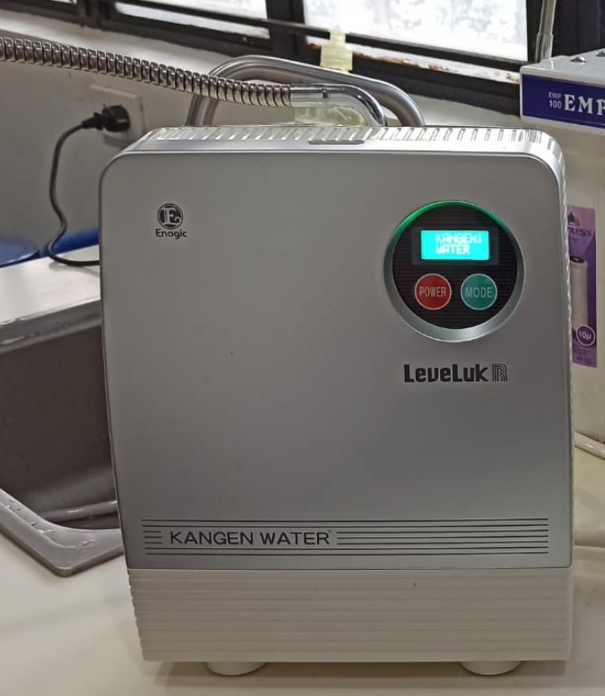 Enagic Kangen LeveLuk R - Alkaline Water Ionizer Filter Machine ...