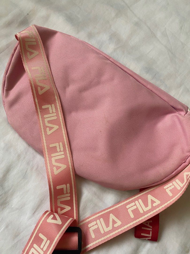 FILA pink cross-body bag (Category: Cross-body Bags) located in Manila. Submitted by jiustudio (Listing ID 1309962443, Image 3). Description: .