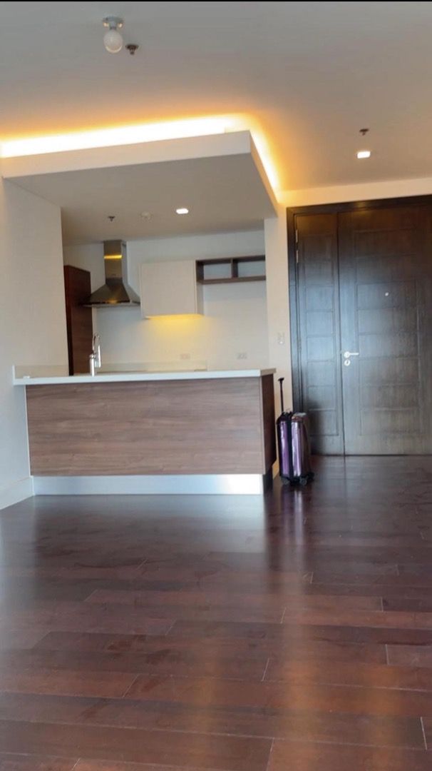 Garden Towers (Category: Apartments & Condos) located in Pasig City. Submitted by PhilRealEstateFinder (Listing ID 1309925041, Image 2). Description: FOR SALE! The Garden Towers Tower 1 (Ayala Premier Development) Across Holiday Inn, Makati 1BR unit with 1 parking slot 1 T&B accessible from the bedroom and kitchen 70 sqm 40th floor Fully-finished With walk-in closet With ACs Cooktop Rangehood Kitchen Cabinet/countertop Turned-over: Year 2022 New 