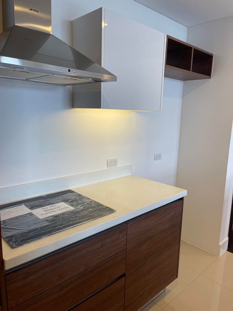 Garden Towers (Category: Apartments & Condos) located in Pasig City. Submitted by PhilRealEstateFinder (Listing ID 1309925041, Image 3). Description: FOR SALE! The Garden Towers Tower 1 (Ayala Premier Development) Across Holiday Inn, Makati 1BR unit with 1 parking slot 1 T&B accessible from the bedroom and kitchen 70 sqm 40th floor Fully-finished With walk-in closet With ACs Cooktop Rangehood Kitchen Cabinet/countertop Turned-over: Year 2022 New 