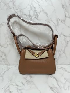（分類：）位於 。 由 macyluxury2021 提交（商品編號 1309940755，圖片 1）。簡介： 。