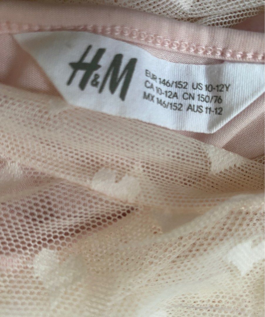 H&M Mesh heart longsleeve with inner (Category: Longsleeves) located in Manila. Submitted by jiustudio (Listing ID 1309962076, Image 2). Description: can fit XS-S.