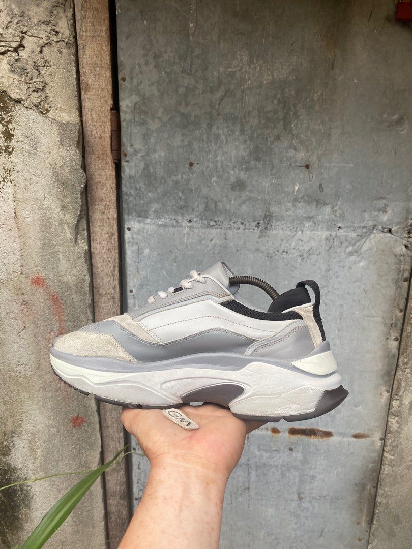 Il Corso Vibram Shoes (Category: Sneakers) located in Cebu City. Submitted by freemoon.b85e0c (Listing ID 1309987258, Image 2). Description: Il Corso Vibram Shoes Legit/2nd hand Waterproof Size 8.5 us/7.5 uk/42 euro/26.5 cm Price 750 plus sf Good condition.