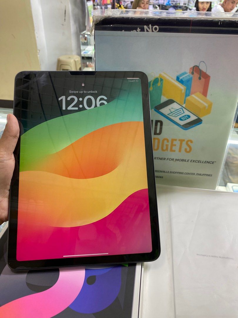 Ipad Air 4 64gb wifi (Category: iPad) located in Pasig City. Submitted by melissaomb01623 (Listing ID 1309930367, Image 1). Description: Ipad Air 4 64gb wifi good as new complete with box 💯smooth no issue check all u want 📌pick up store in greenhills shopping center 📌we do cod in metro manila and near provinces just add sf only 📌we ship nationwide via LBC 💯we accept swap/trade in 📌we accept credit card/ggives 📌for fast transaction make a c
