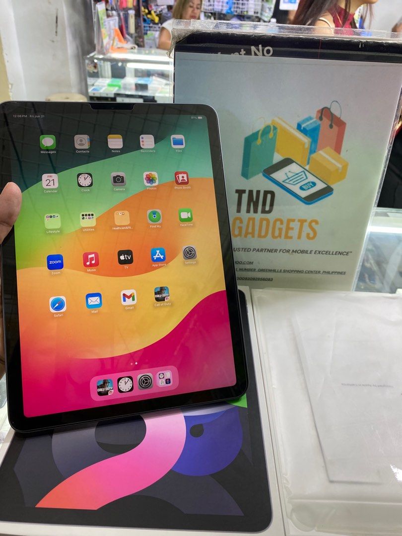 Ipad Air 4 64gb wifi (Category: iPad) located in Pasig City. Submitted by melissaomb01623 (Listing ID 1309930367, Image 2). Description: Ipad Air 4 64gb wifi good as new complete with box 💯smooth no issue check all u want 📌pick up store in greenhills shopping center 📌we do cod in metro manila and near provinces just add sf only 📌we ship nationwide via LBC 💯we accept swap/trade in 📌we accept credit card/ggives 📌for fast transaction make a c