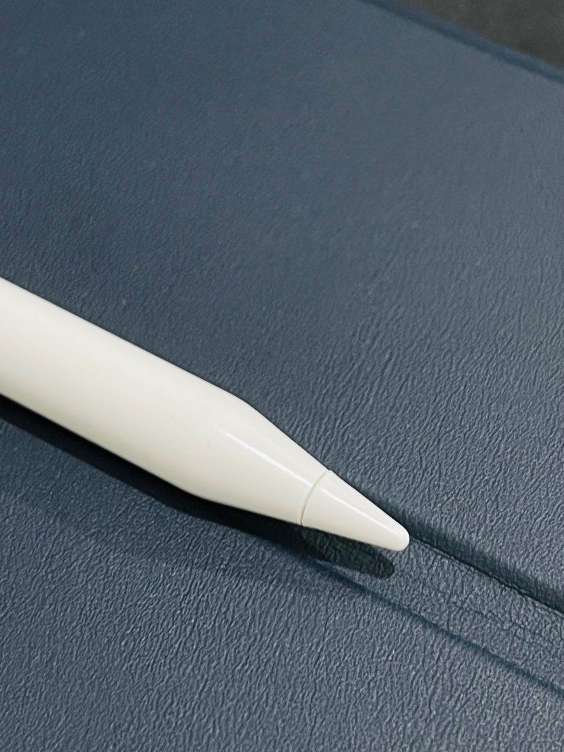 Ipad Stylus (Category: Other Mobile & Gadget Accessories) located in Makati City. Submitted by cath.declutters (Listing ID 1310059212, Image 1). Description: ❌ 🍎 copy only .