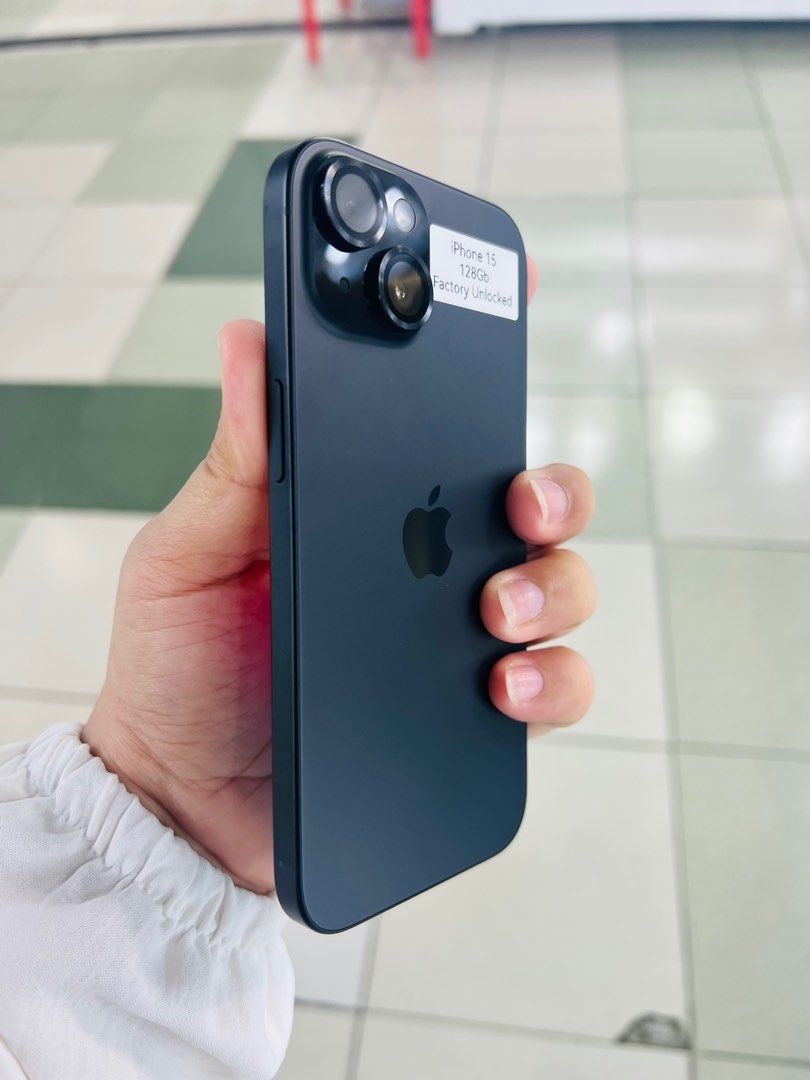 Iphone 15 128gb 99% batt Globelocked (Category: iPhone 15 Series) located in San Juan City. Submitted by javedsgadgetshop (Listing ID 1310031644, Image 3). Description: OPEN FOR INSTALLMENT VIA CREDIT CARD/GGIVES/SPAY/BILLEASE & SWAP/TRADE-IN! WE BUY AND SELL ( ANYKINDS OF UNIT BINIBILI PO NAMIN)! PTPA : Padelete po f bawal Read ❗️Onhand ‼️ Iphone 15 •128gb •NTC Variant •99% batt health •Globelocked •95% Smoothness •No hidden issue | No Repaired 