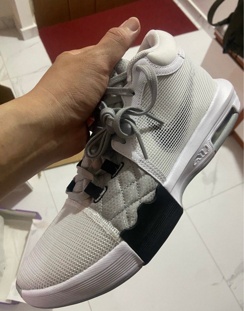 Lebron shoes 211 shop