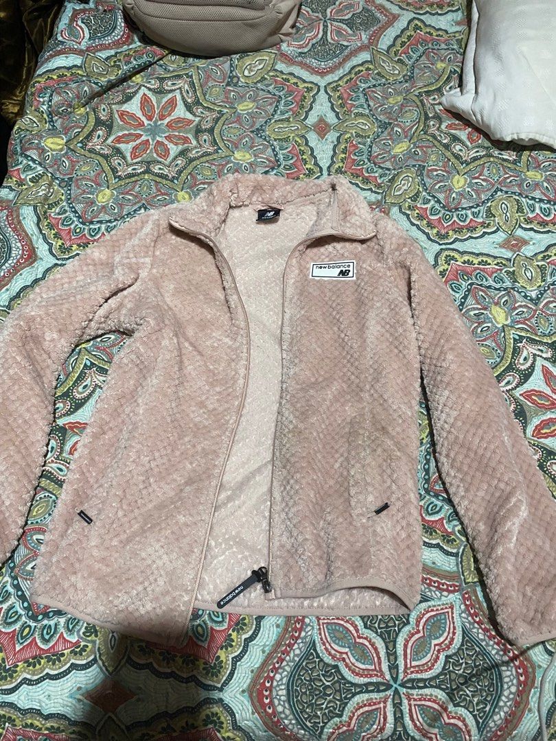 new balance jacket (Category: Coats, Jackets and Outerwear) located in Cagayan de Oro. Submitted by vgiveraaa (Listing ID 1309995938, Image 1). Description: .