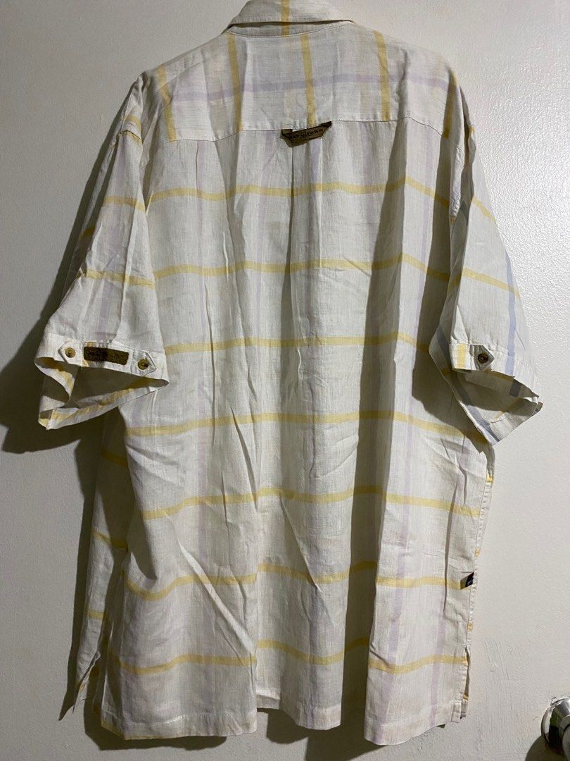 Phatfarm Checkered Polo (Category: Tshirts & Polo Shirts ) located in Makati City. Submitted by _skull_ (Listing ID 1309976584, Image 2). Description: Authentic Phatfarm polo Used thrice. Bought in US. Some timy stain/s. Shown in the photo.