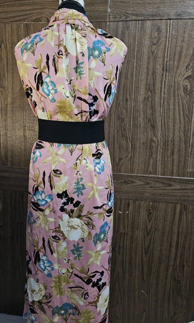 Pink Floral long dress (Category: Dresses) located in Quezon City. Submitted by drosen (Listing ID 1309981633, Image 3). Description: .